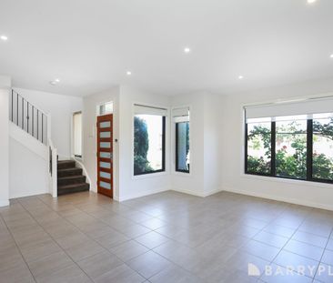 Modern Style Meets Prime Braybrook Location - Photo 3