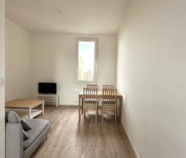 Location Appartement 2 pièces 37m² MARSEILLE 3ème - Photo 2