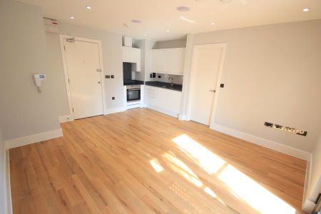 Lavender Park Road, West Byfleet - 1 bedroomProperty for lettings - Seymours - Photo 5