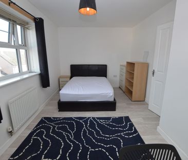 1 bedroom room to rent Lenz Close, Colchester, CO1 - Photo 3