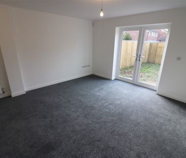Bishop Alcock Road, Hull - Photo 1