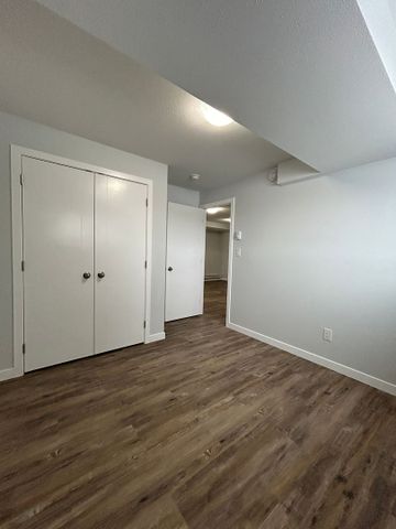 2 Bedroom Lower Suite In Rosewood - Photo 4