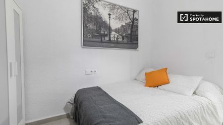valencia, Valencian Community 46011 - Photo 2