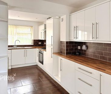 2 bedroom semi-detached house to rent - Photo 5