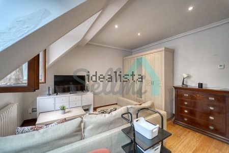 Alquiler de piso en Calle Campoamor - Photo 2