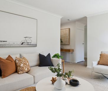 Charming 3-Bedroom Home with Spacious Backyard in Shenton Park - Photo 2