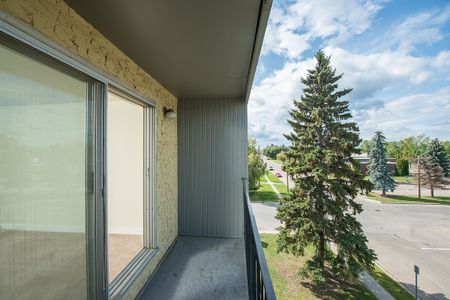 200 Church Road, SPRUCE GROVE, AB - Photo 5