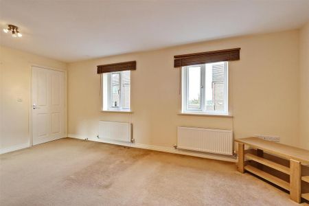 2 bedroom maisonette to rent - Photo 2