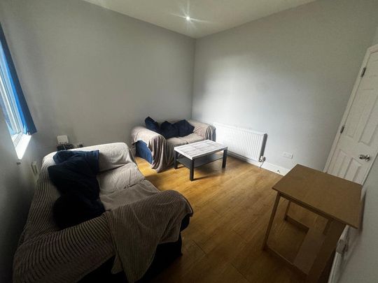 4 bedroom terraced house to rent - Photo 1