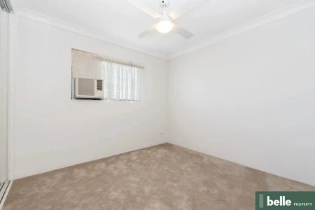 SPACIOUS APARTMENT IN A PRIME INNER-CITY LOCATION - Photo 4
