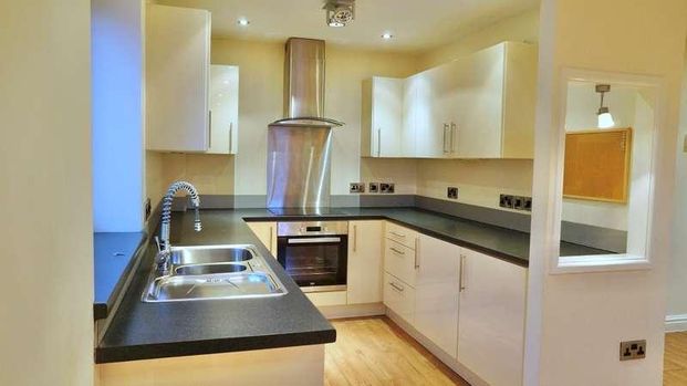 :: Greenbank Road, SK8 - Photo 1