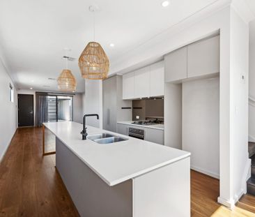 Terrace Home in the heart of Live West - Small pet negotiable - Photo 4