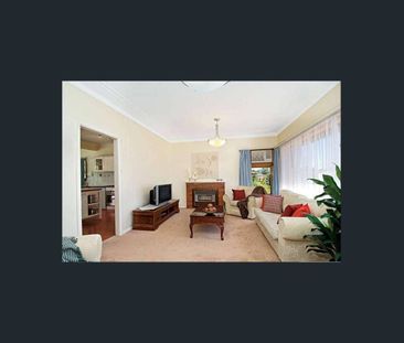 Three-Bedroom Home in Popular Location – Walk to Metro & Amenities - Photo 1