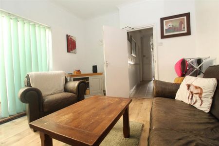 4 bedroom house to rent - Photo 2