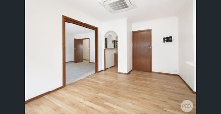 LIGHT FILLED FAMILY HOME IN BALLARAT EAST - Photo 5