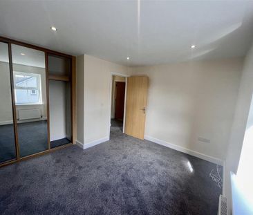 3 bedroom end of terrace house to rent - Photo 5