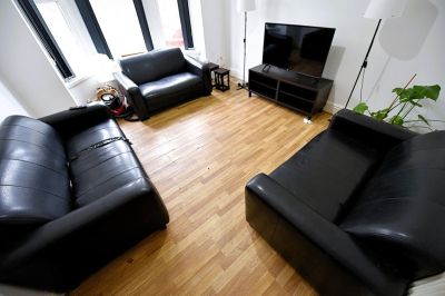 4 bedroom House in Norwood Grove, Leeds - Photo 1