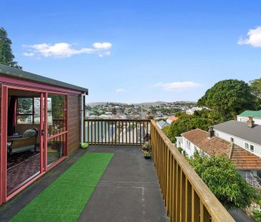 2 bedr townhouse with garage in Hataitai village - Photo 1