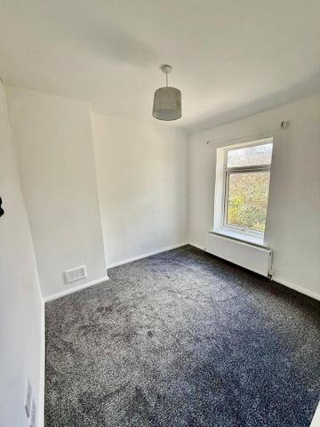2 bedroom semi-detached house to rent - Photo 3