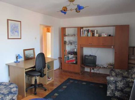 Apartament 3 camere, 70 mp, decomandat, zona Hotel Golden Tulip - Photo 3