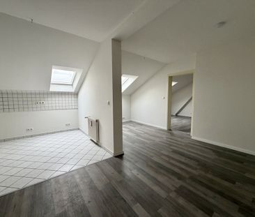 Gepflegte 2-Zimmer-Dachgeschosswohnung in zentraler Lage der Wiesba... - Photo 1