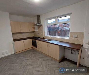 3 bedroom semi-detached house to rent - Photo 6