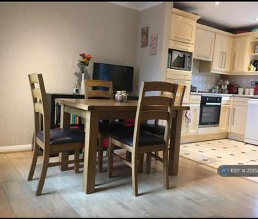 3 bedroom semi-detached house to rent - Photo 2