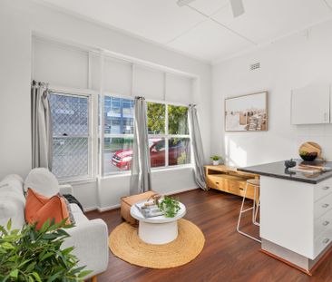 Private one bedroom flat attached to character home. Great location - Photo 4