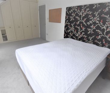 Ham Island, Old Windsor,SL4 - Photo 5