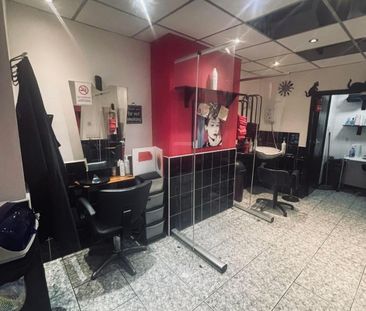 READY-TO-TRADE COMMERCIAL UNIT – FULLY EQUIPPED - Photo 6