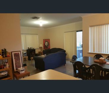 7a Deverell Way, Bentley, WA 6102 - Photo 1