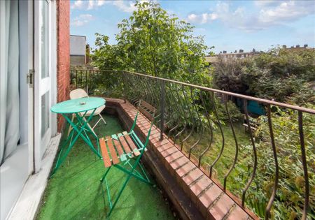 3 bedroom flat to rent - Photo 3