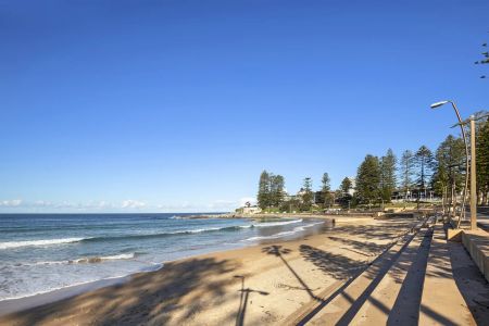 Coastal Charm Meets Urban Convenience - Photo 2