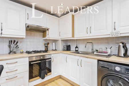 1 bedroom maisonette to rent Station Road, Burgess Hill, West Sussex, RH15 - Photo 4