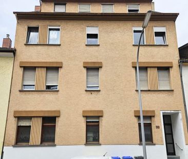 Frisch kernsaniert & geräumig: 4 Zimmer, 98 m² – Ideal für WG - Photo 1