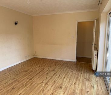 2 bedroom semi-detached house to rent - Photo 3