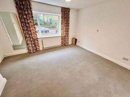 4 bedroom detached house to rent - Photo 2