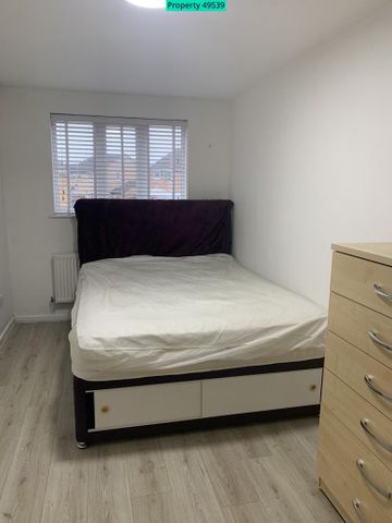 3 bedroom semi-detached house to rent - Photo 2