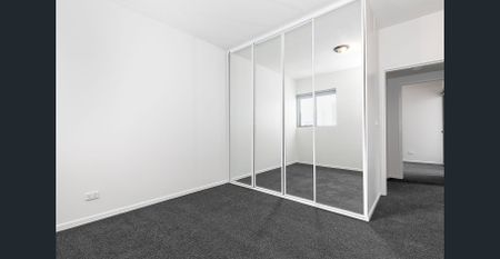 Updated 2 bedroom apartment - Photo 5