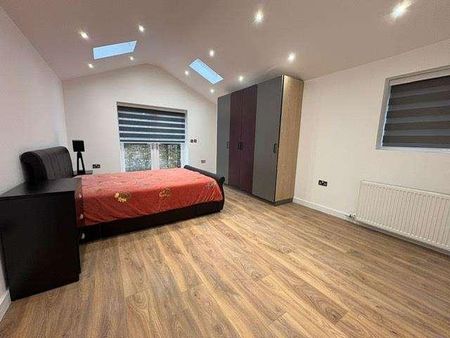 Egham, Surrey, TW20 - Photo 3