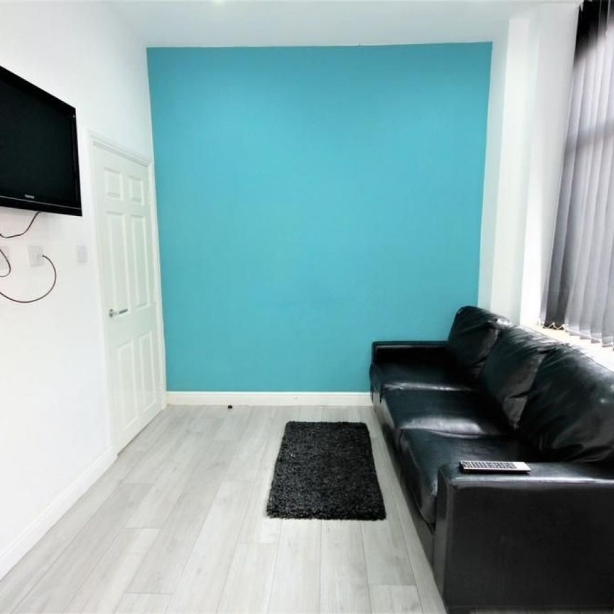 Flat , Connaught House, - Mount Street, Preston - Photo 1