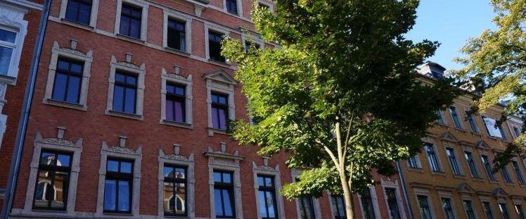 Das Besondere genießen + Bad mit Fenster !!! 1. OG !!!! - Photo 1