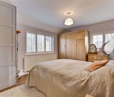 A beautifully presented five bedroom executive home in a most sough... - Photo 4