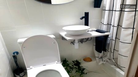 Room for rent in 4-bedroom apartment in Gràcia - Foto 5