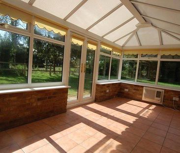 4 bedroom detached house to rent - Photo 4