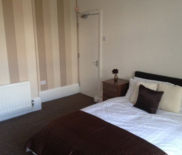 9 Bed - Denethorpe, Stockton Road, Sunderland - Photo 6