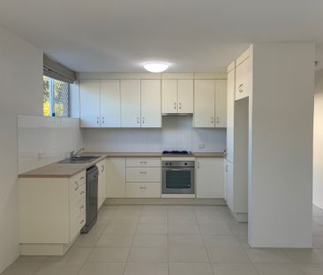 1/388 Old Cleveland Road, Coorparoo QLD 4151 - Apartment For Rent |... - Photo 1