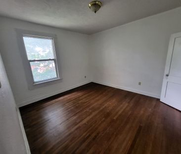 For Lease - 9 Proctor Boulevard Unit# 2, Hamilton, Ontario - Photo 5