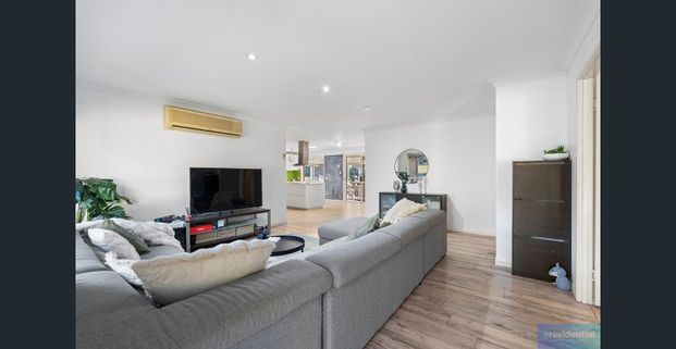 For Lease: Spacious Family Home in a Quiet Cul-de-Sac at Edens Landing! - Photo 1