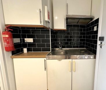 Studio to rent - Photo 6